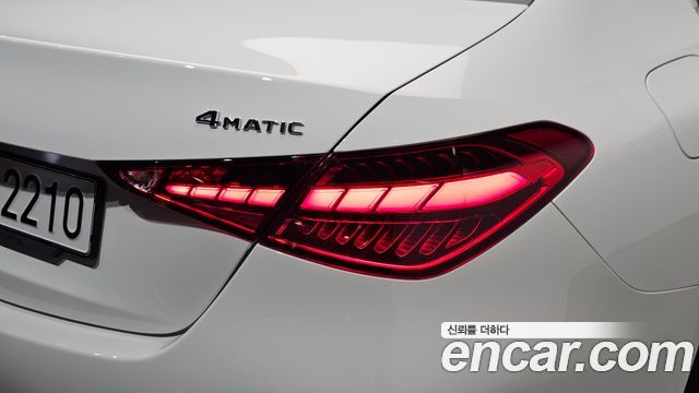 Mercedes-Benz C-Class 2023 — photo 9
