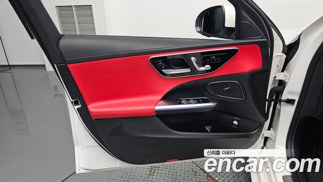 Mercedes-Benz C-Class 2023 — photo 14