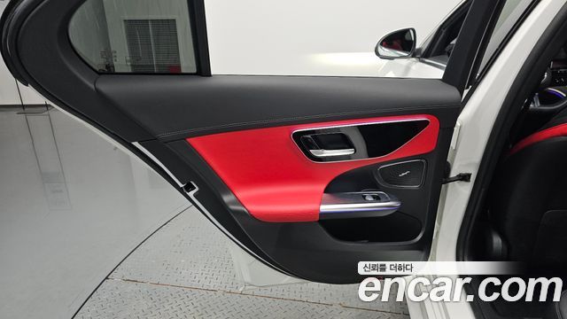 Mercedes-Benz C-Class 2023 — photo 15