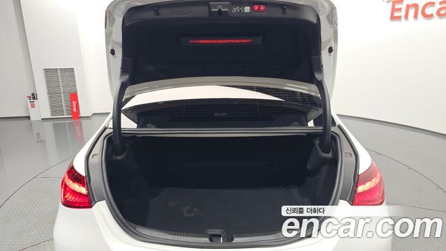 Mercedes-Benz C-Class 2023 — photo 31
