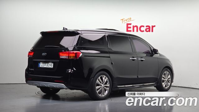 Kia Canival 2016 — photo 2