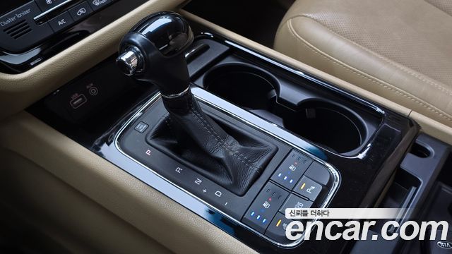 Kia Canival 2016 — photo 9