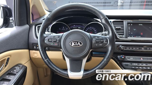 Kia Canival 2016 — photo 14