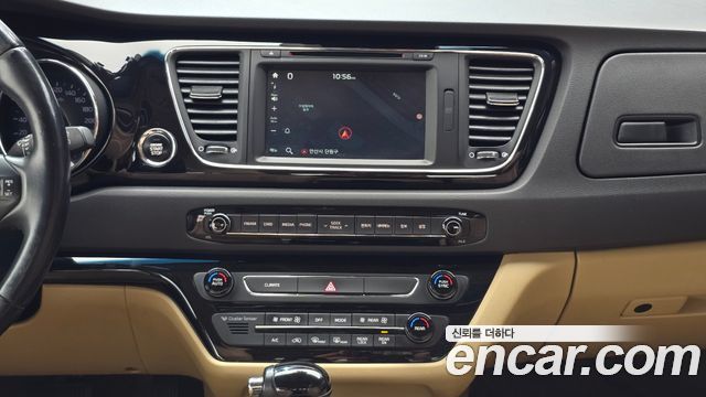 Kia Canival 2016 — photo 17