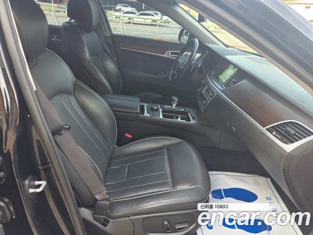 Genesis G80 2017 — photo 17