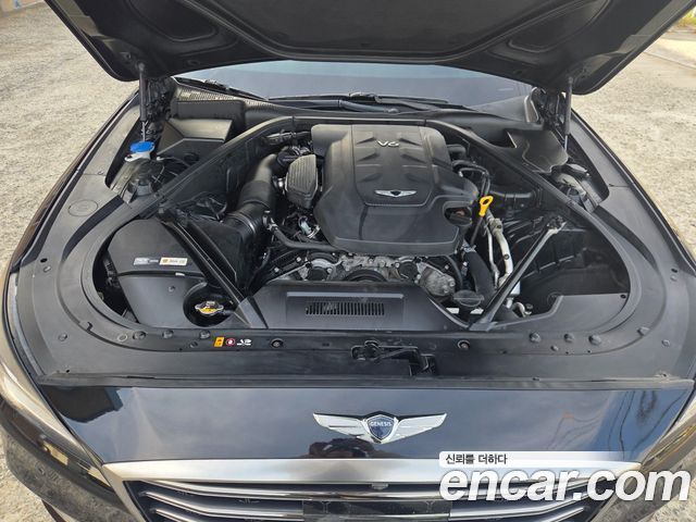 Genesis G80 2017 — photo 20
