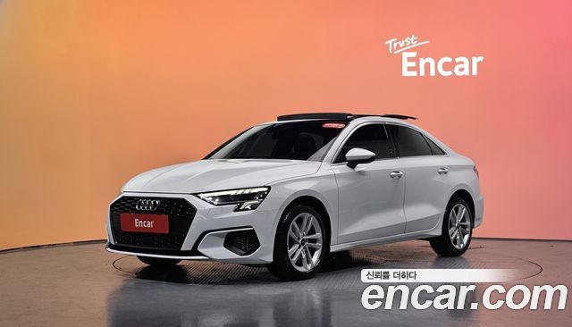 Audi A3 2023 — photo 1