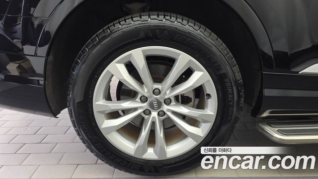 Audi Q7 2019 — photo 5