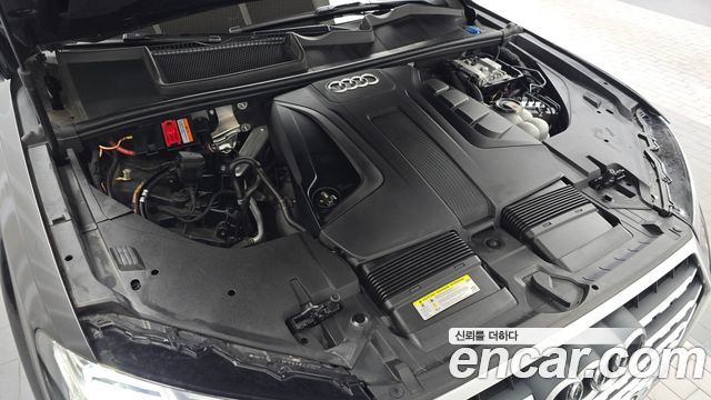 Audi Q7 2019 — photo 6