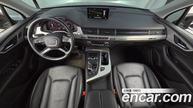 Audi Q7 2019 — photo 10