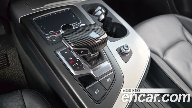 Audi Q7 2019 — photo 12