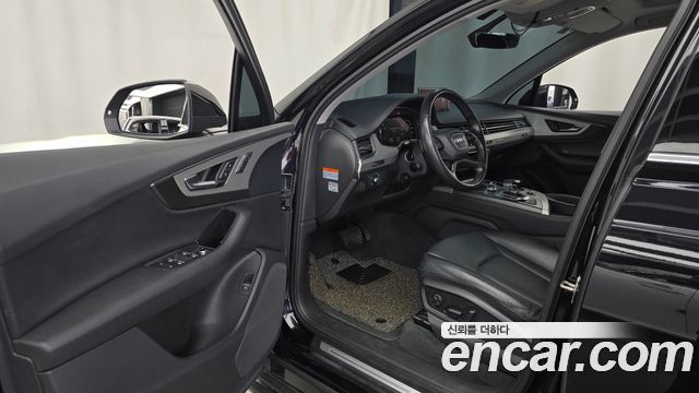 Audi Q7 2019 — photo 13