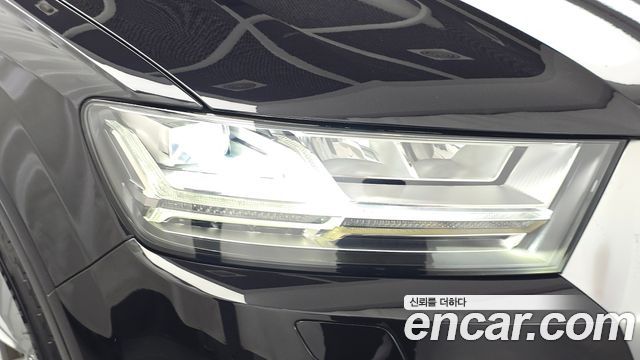 Audi Q7 2019 — photo 8