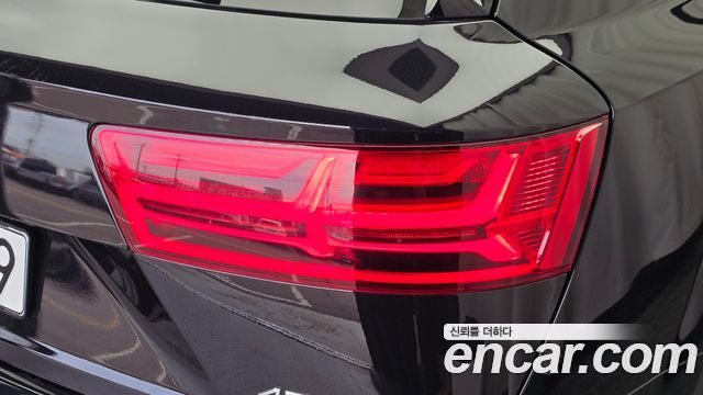 Audi Q7 2019 — photo 9