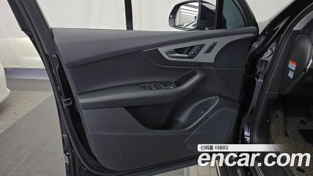 Audi Q7 2019 — photo 14