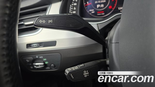 Audi Q7 2019 — photo 28