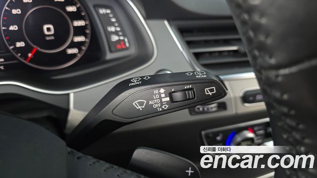 Audi Q7 2019 — photo 29
