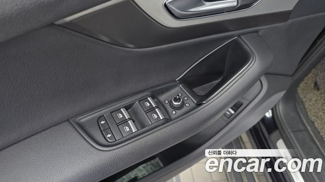 Audi Q7 2019 — photo 30
