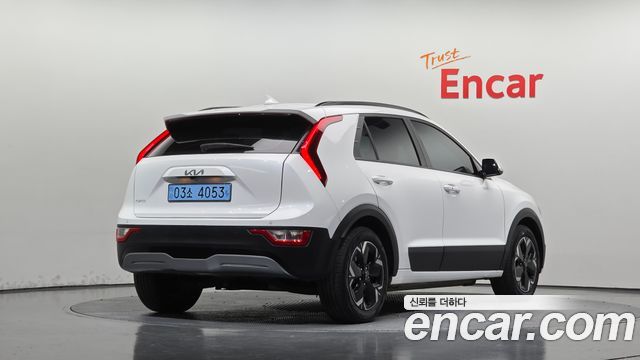 Kia Niro 2023 — photo 2