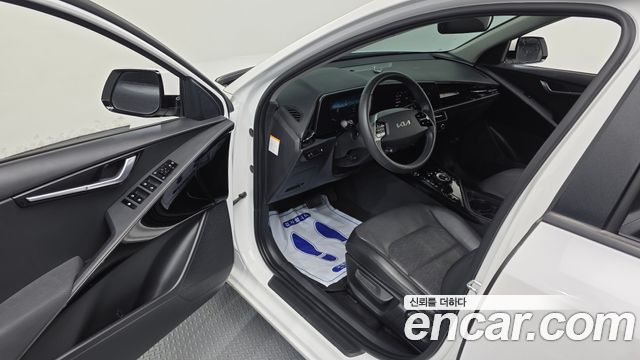 Kia Niro 2023 — photo 13