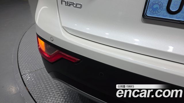 Kia Niro 2023 — photo 30