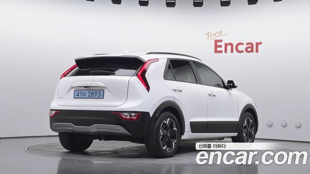 Kia Niro 2023 — photo 2