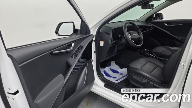 Kia Niro 2023 — photo 13