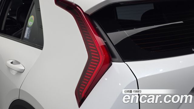 Kia Niro 2023 — photo 9