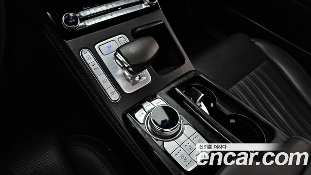 Genesis G90 2019 — photo 9