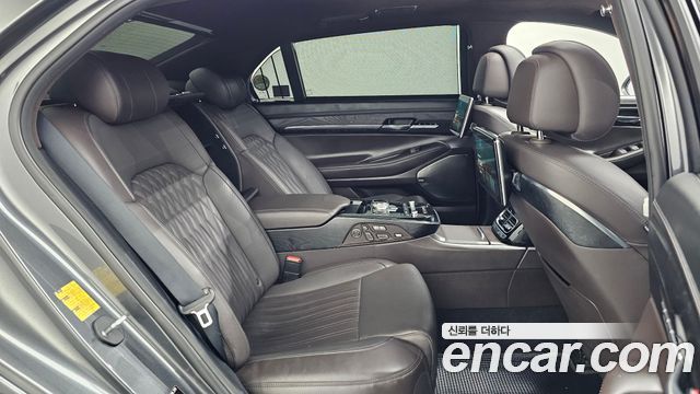 Genesis G90 2019 — photo 12