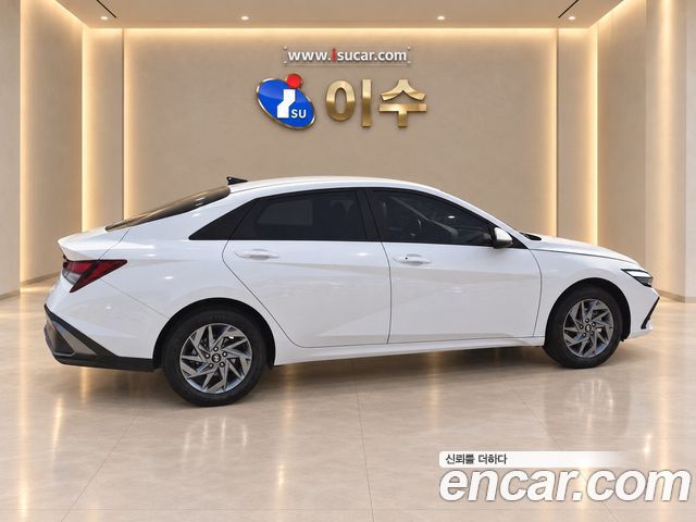 Hyundai AVANTE 2025 — photo 4