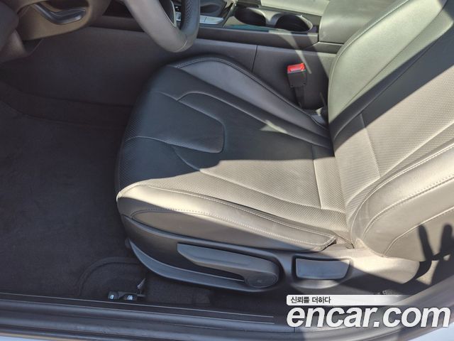Hyundai AVANTE 2025 — photo 17