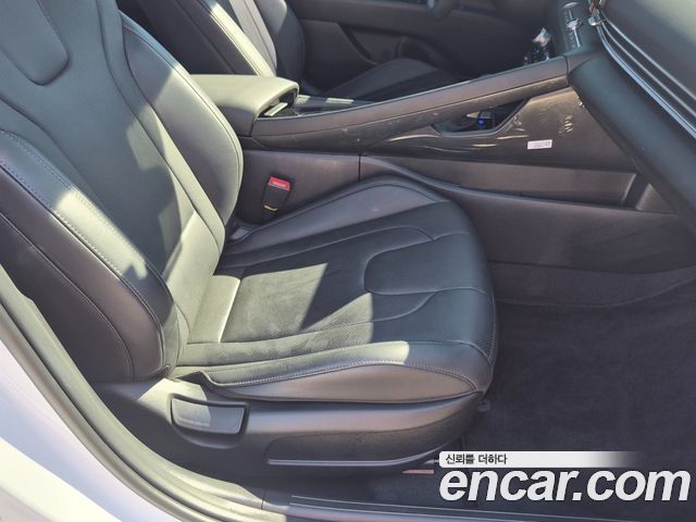 Hyundai AVANTE 2025 — photo 18