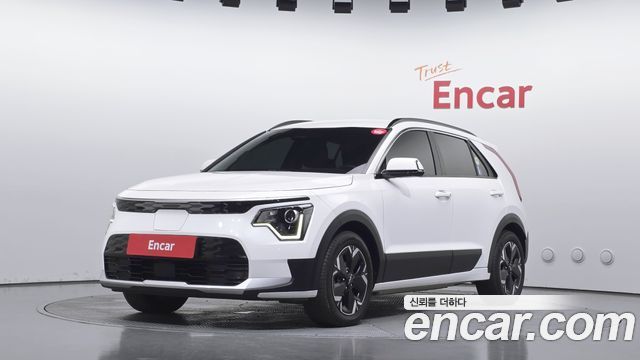 Kia Niro 2023 — photo 1