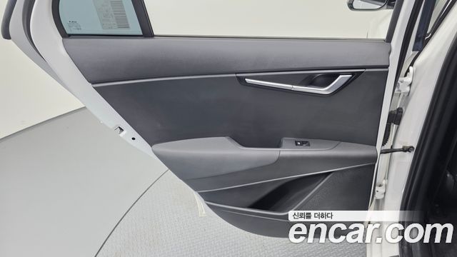 Kia Niro 2023 — photo 15