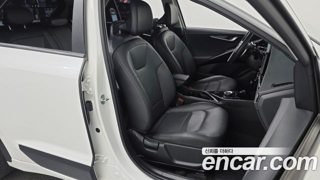 Kia Niro 2023 — photo 16