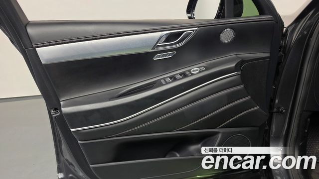 Genesis GV80 2022 — photo 14