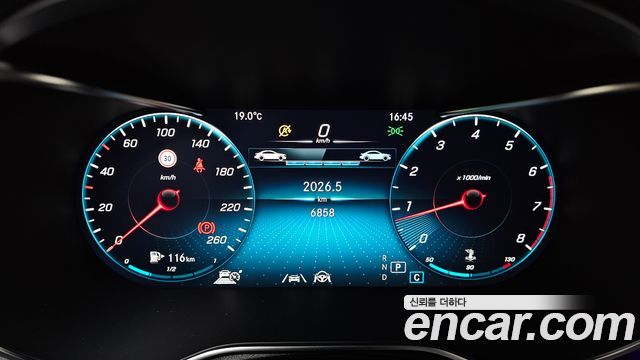 Mercedes-Benz GLC-Class 2021 — photo 11
