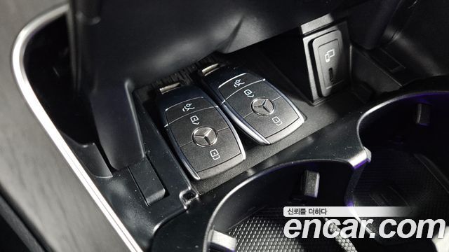 Mercedes-Benz GLC-Class 2021 — photo 18