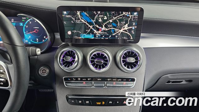 Mercedes-Benz GLC-Class 2021 — photo 19