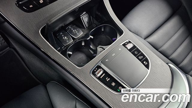 Mercedes-Benz GLC-Class 2021 — photo 24