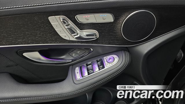 Mercedes-Benz GLC-Class 2021 — photo 28