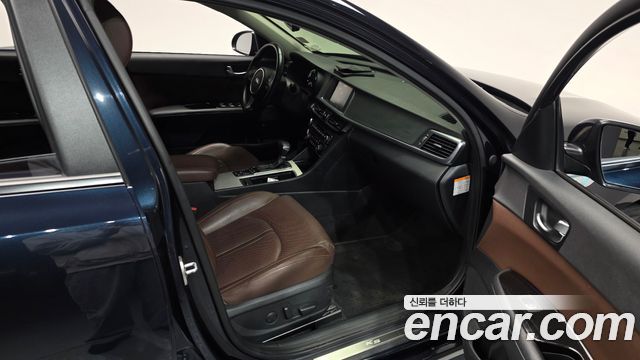 Kia K5 2018 — photo 17