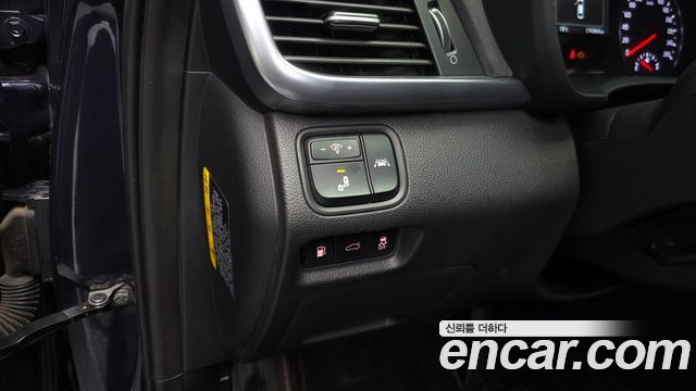Kia K5 2018 — photo 24
