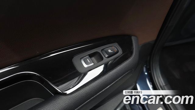 Kia K5 2018 — photo 25
