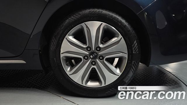 Kia K5 2018 — photo 7