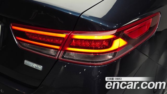 Kia K5 2018 — photo 9
