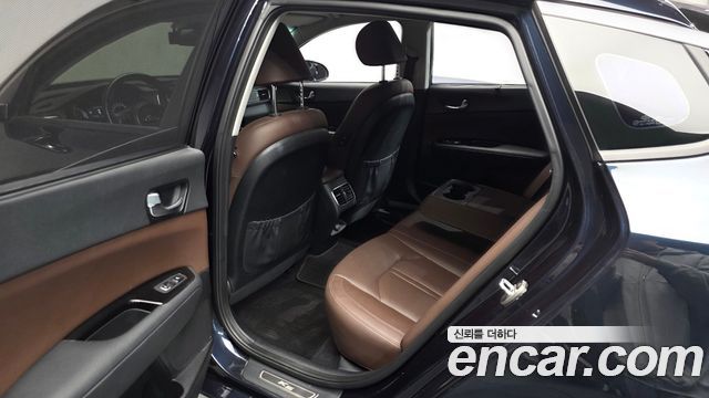 Kia K5 2018 — photo 16
