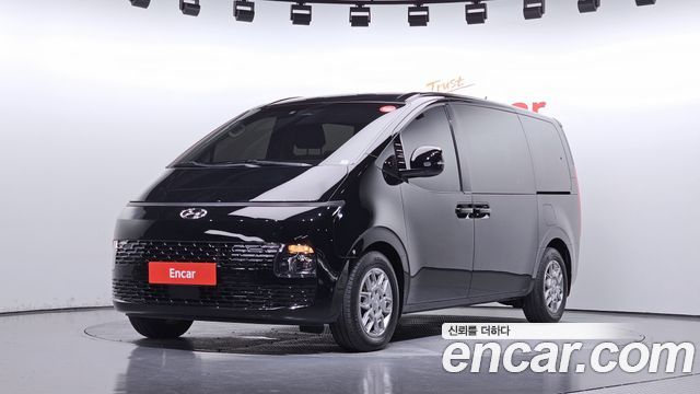 Hyundai Staria 2022 — photo 1