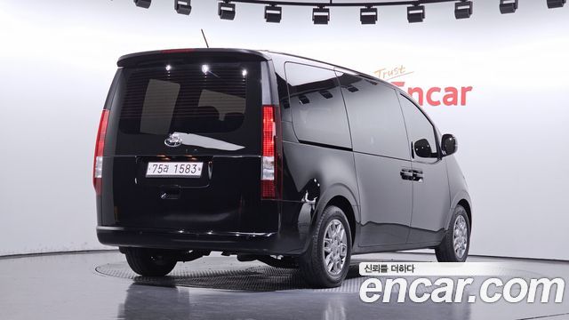 Hyundai Staria 2022 — photo 2